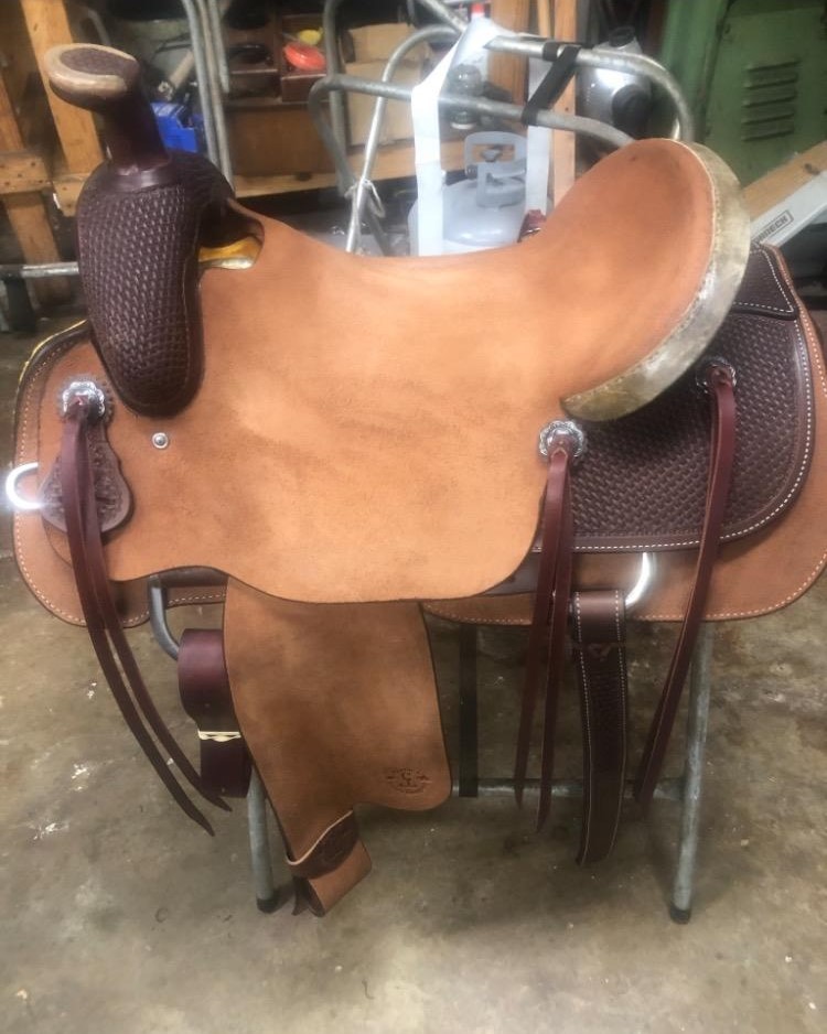 Roughout Ranch Roper Rawhide Chyenne Roll